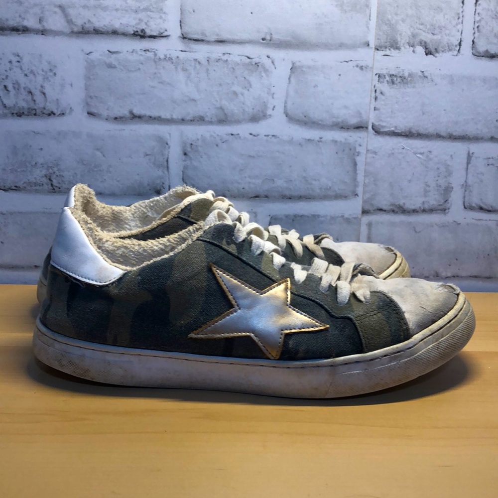 Steven by Steve Madden Camo Gold Star Sneakers
